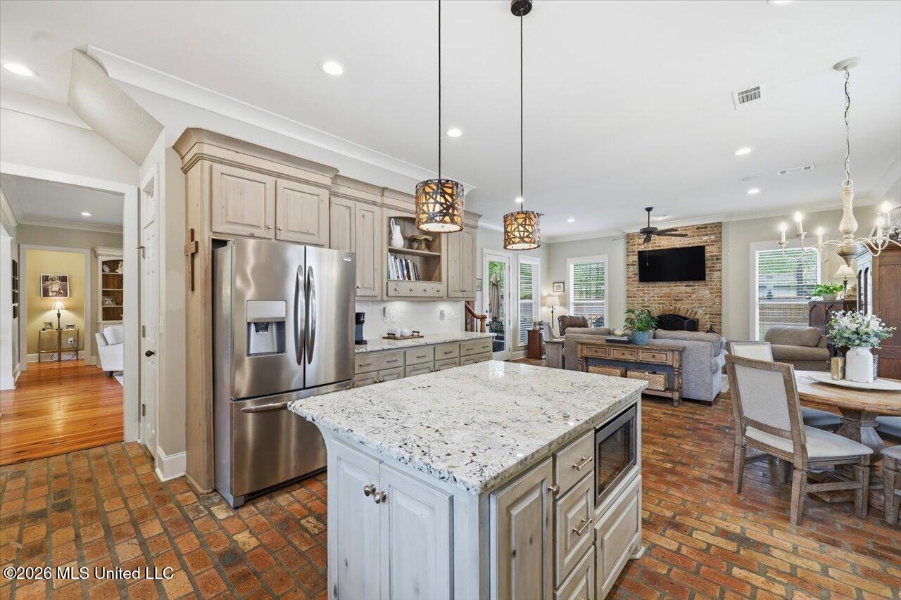 1222 Centre Court Property Photo 13