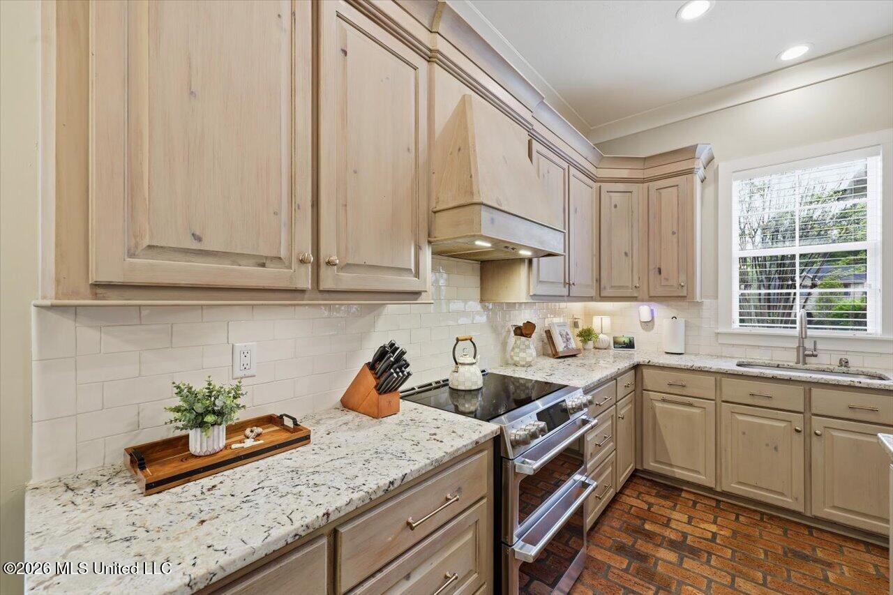 1222 Centre Court Property Photo 14