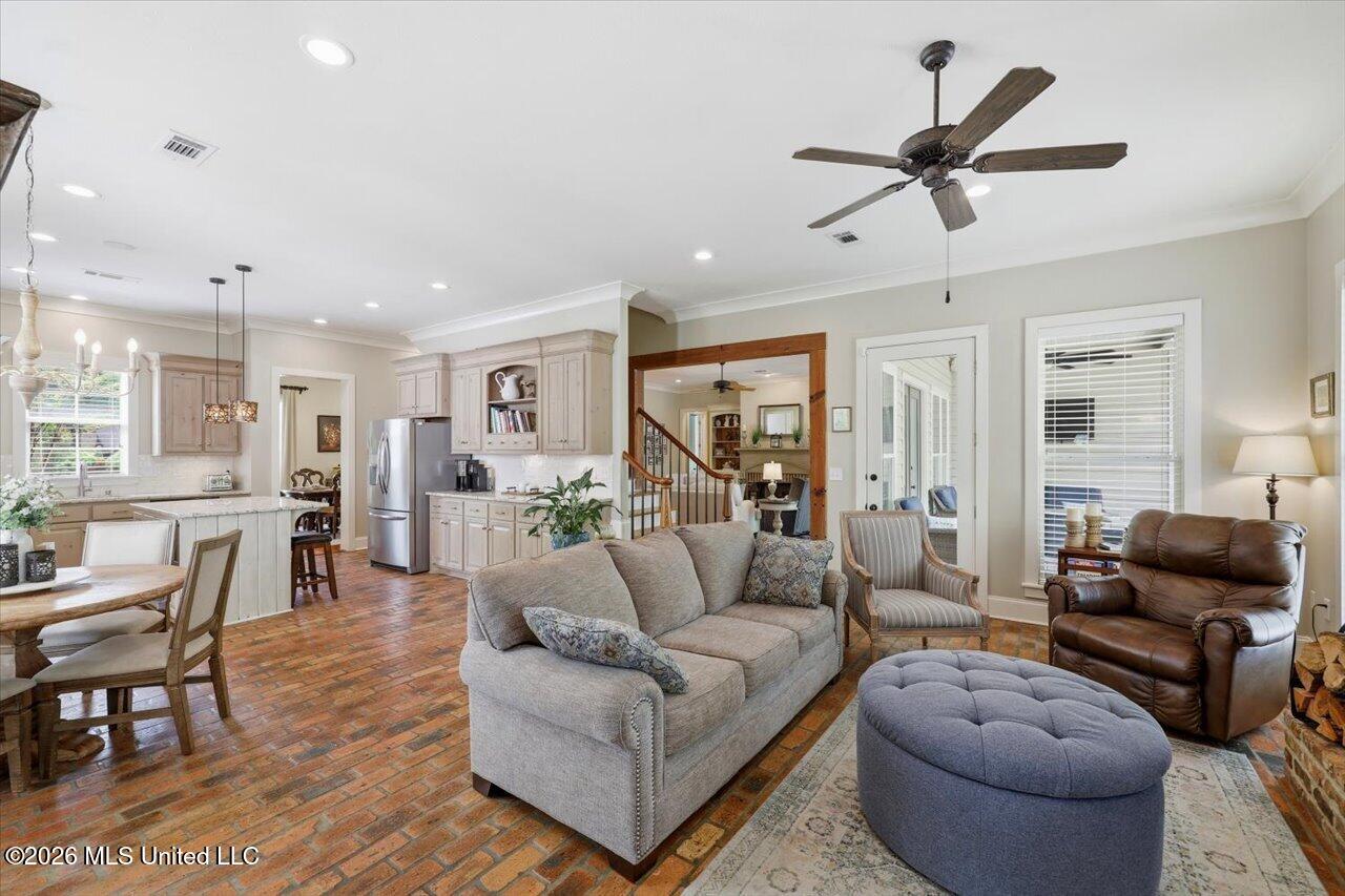 1222 Centre Court Property Photo 21