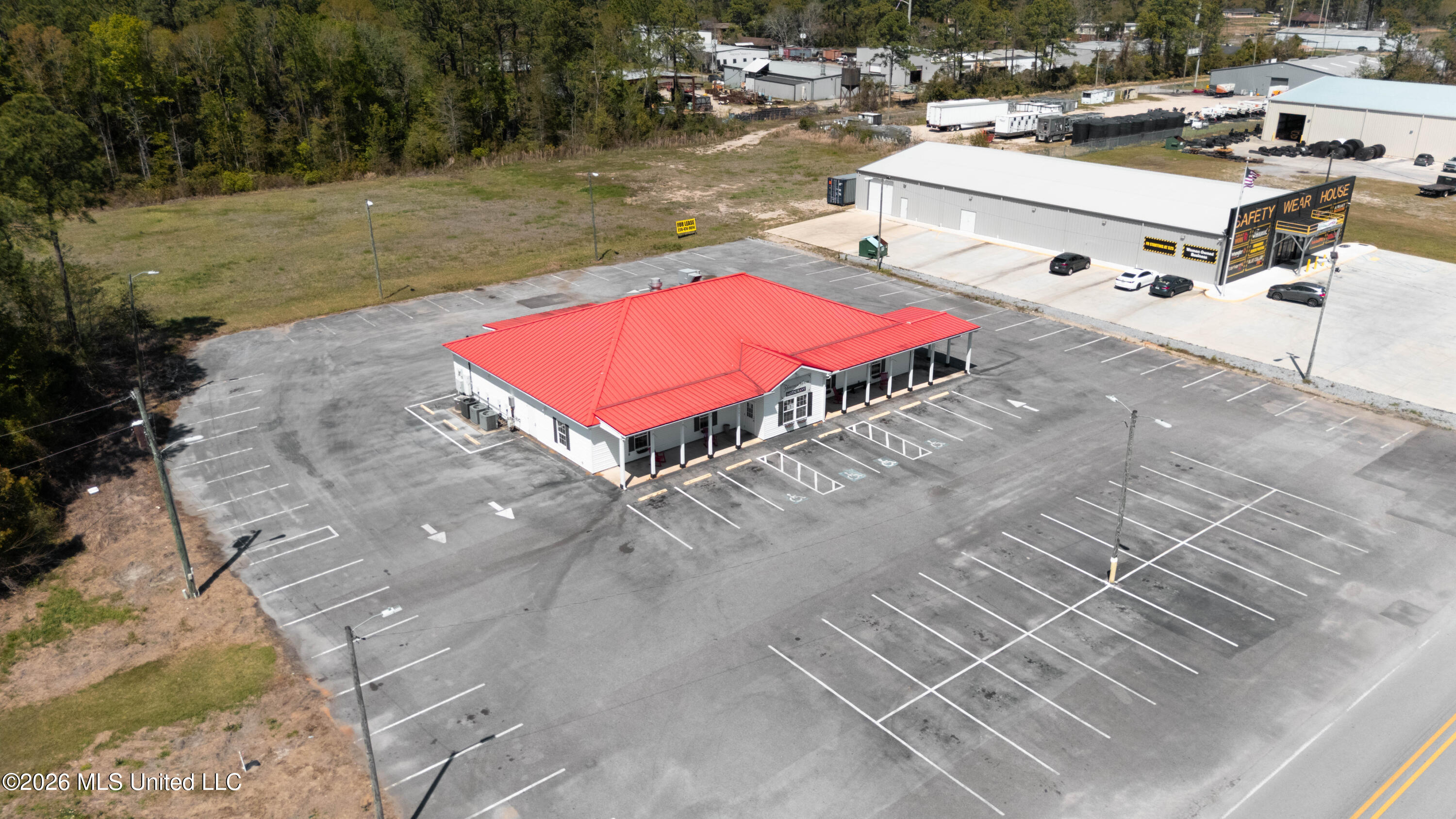 6501 Highway 90 Property Photo 2