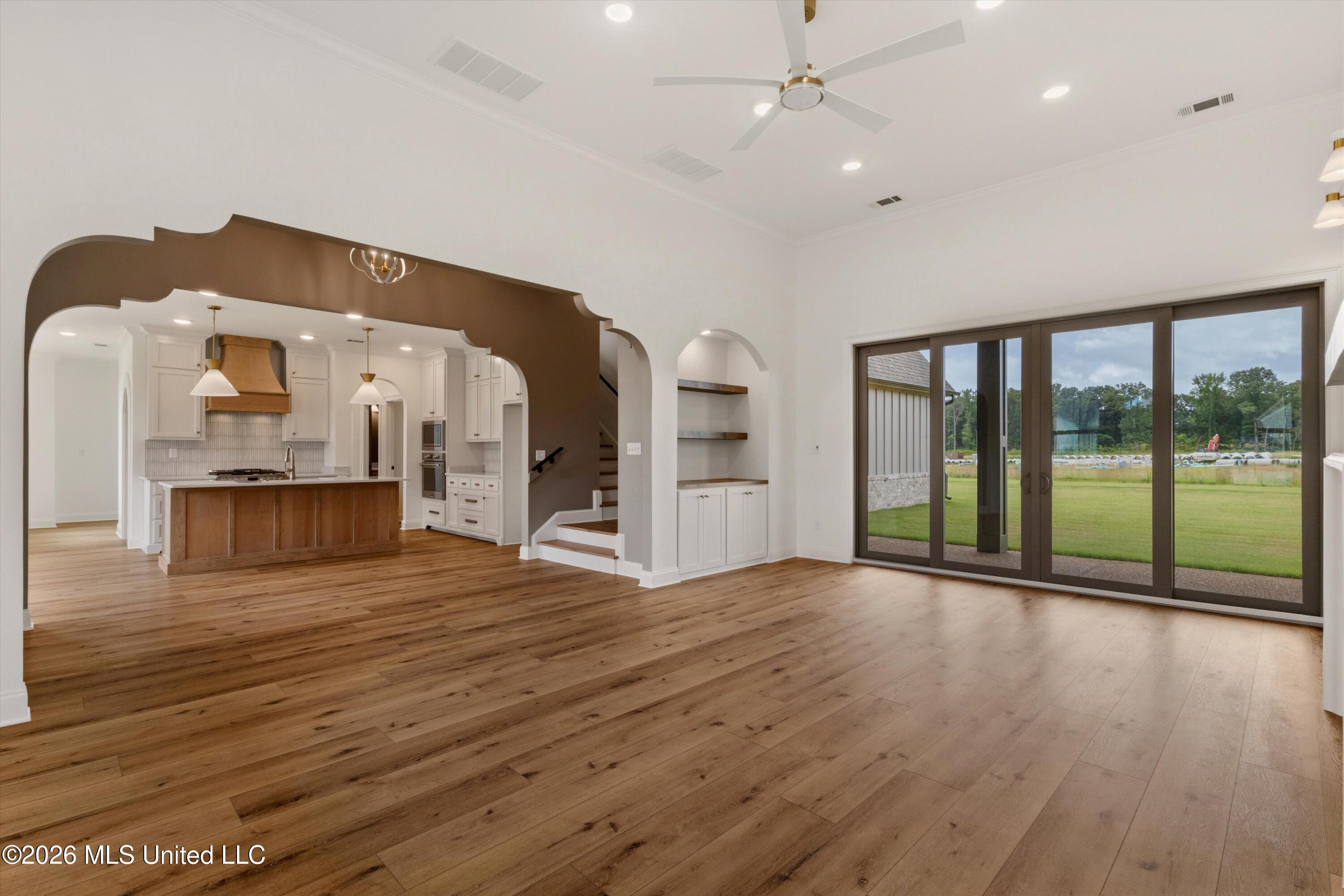 5381 Grayson Way Property Photo 8