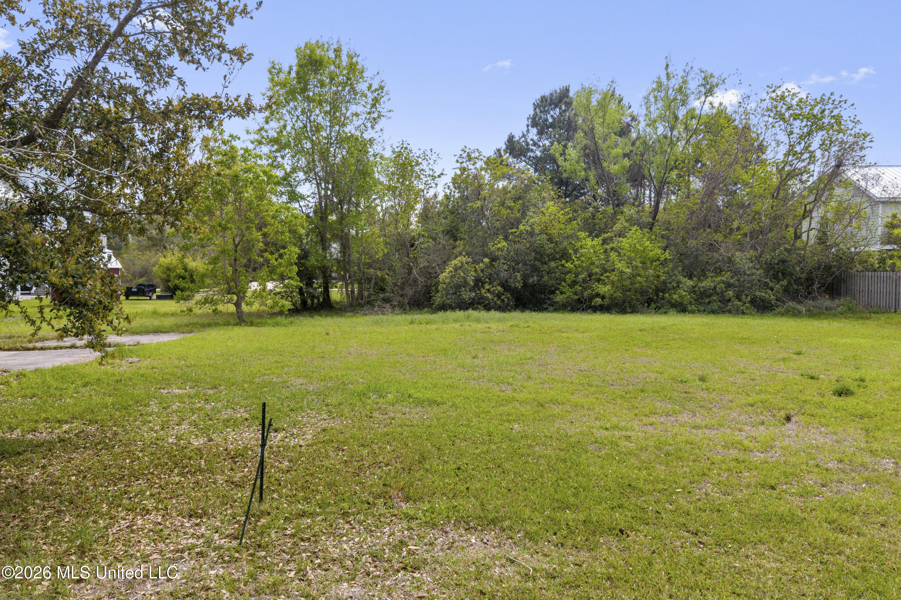 Sears Avenue Property Photo 4