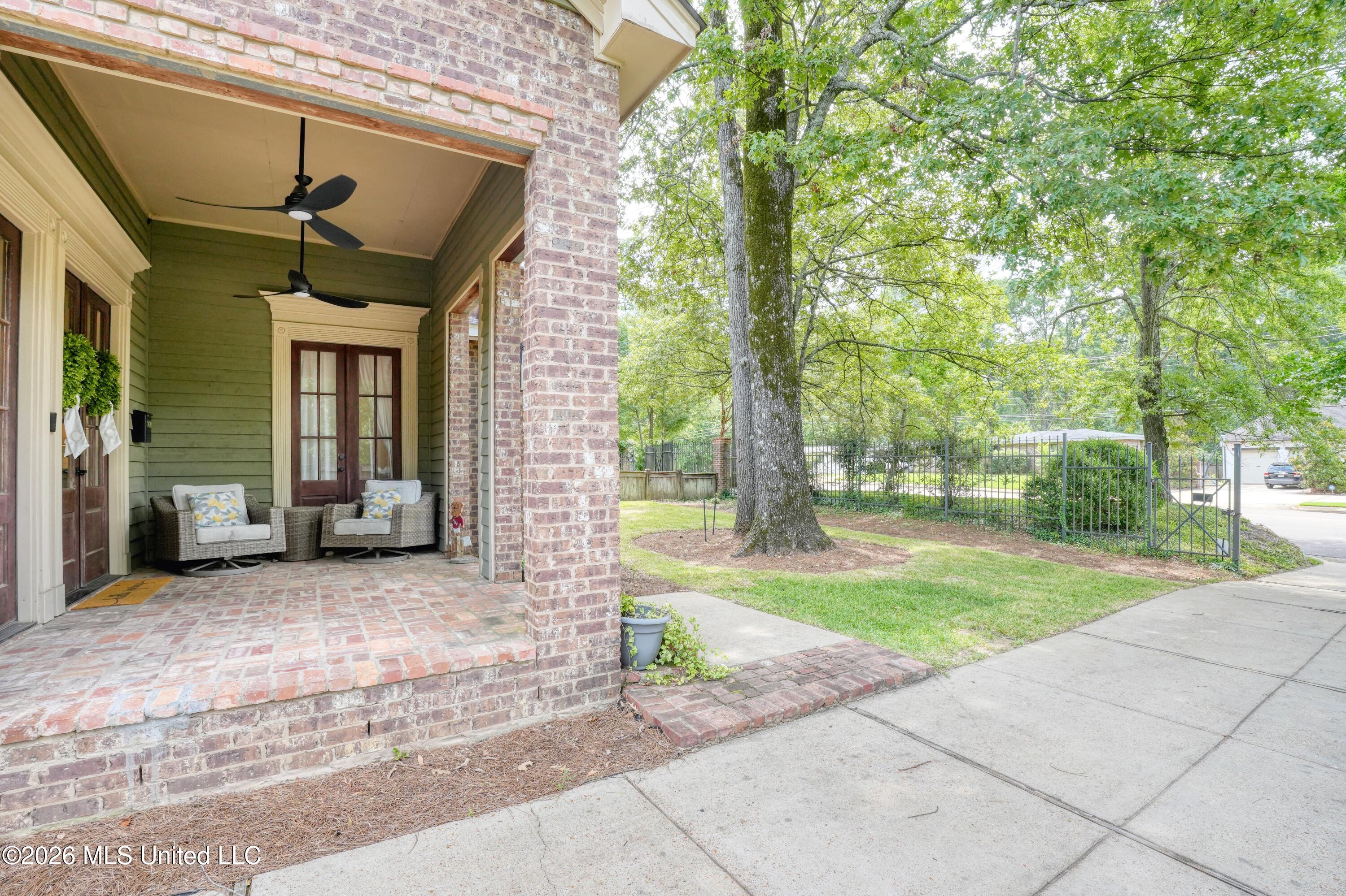 1612 E Northside Dr Drive Property Photo 12