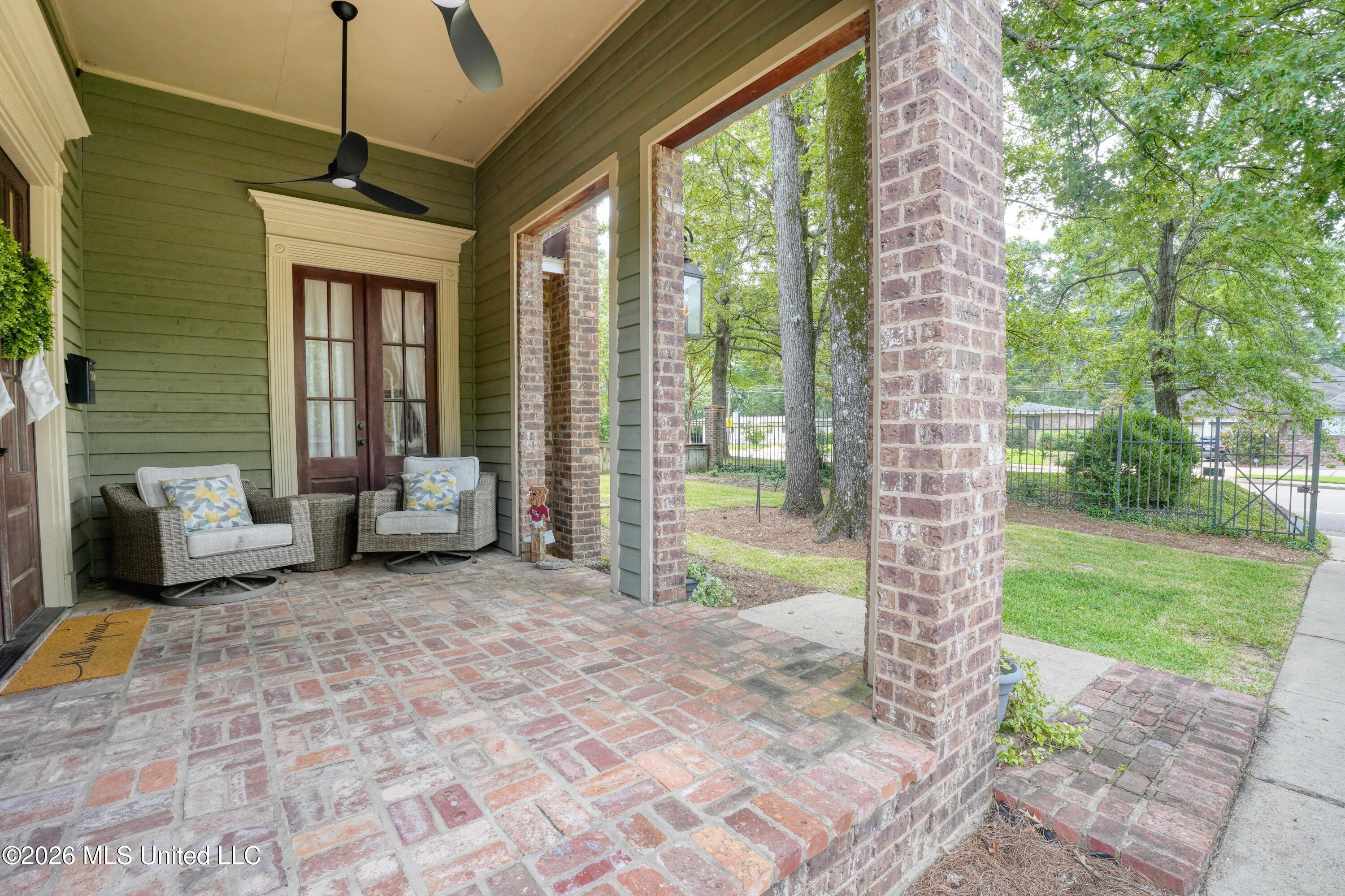 1612 E Northside Dr Drive Property Photo 13