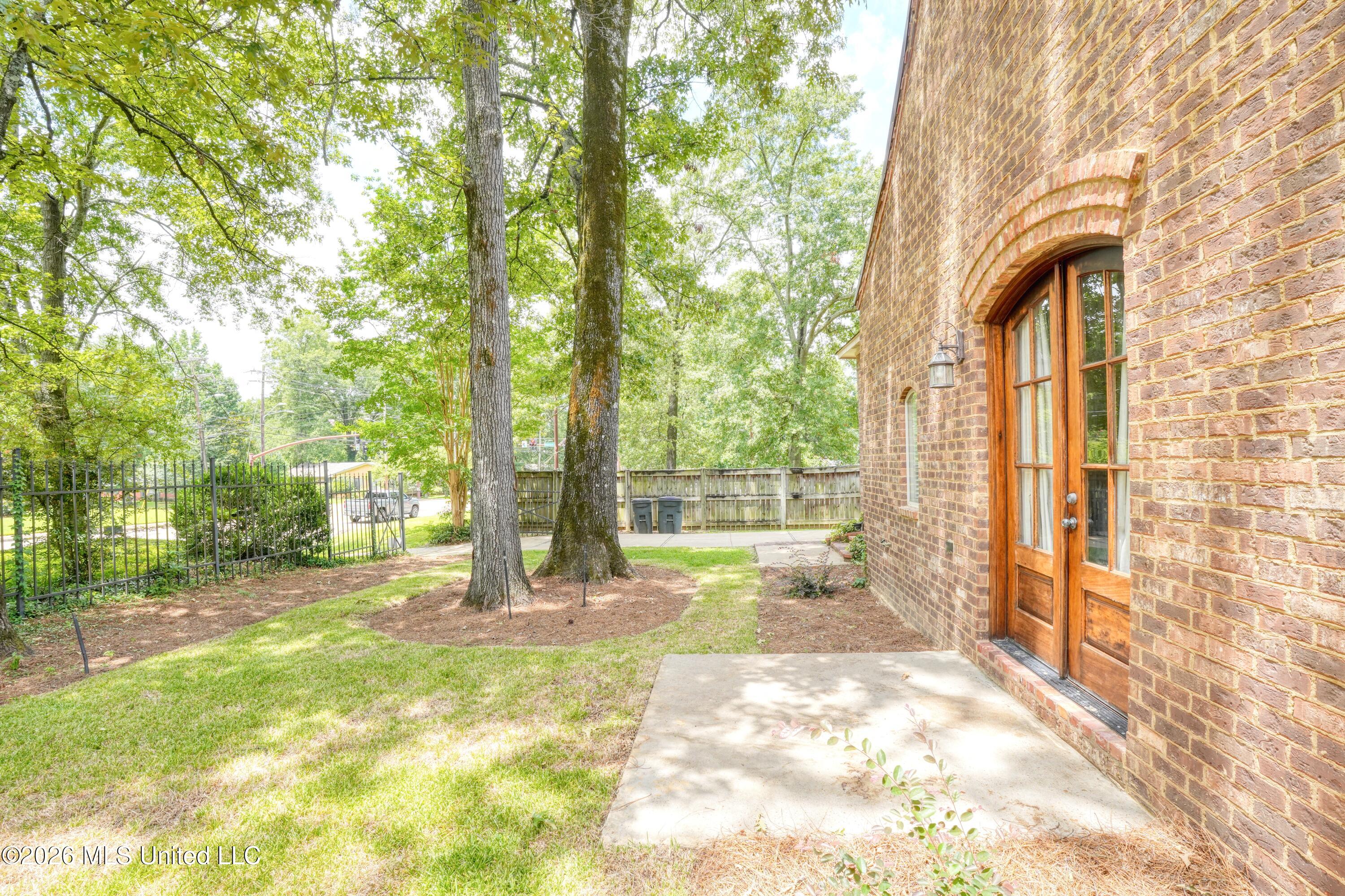 1612 E Northside Dr Drive Property Photo 16