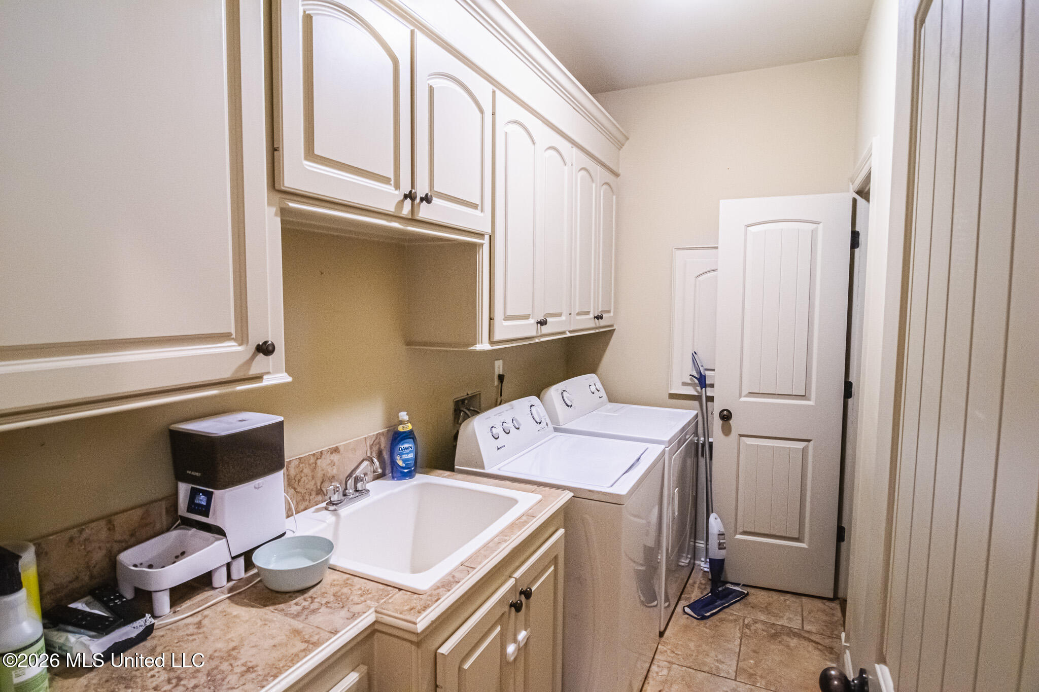 1612 E Northside Dr Drive Property Photo 41