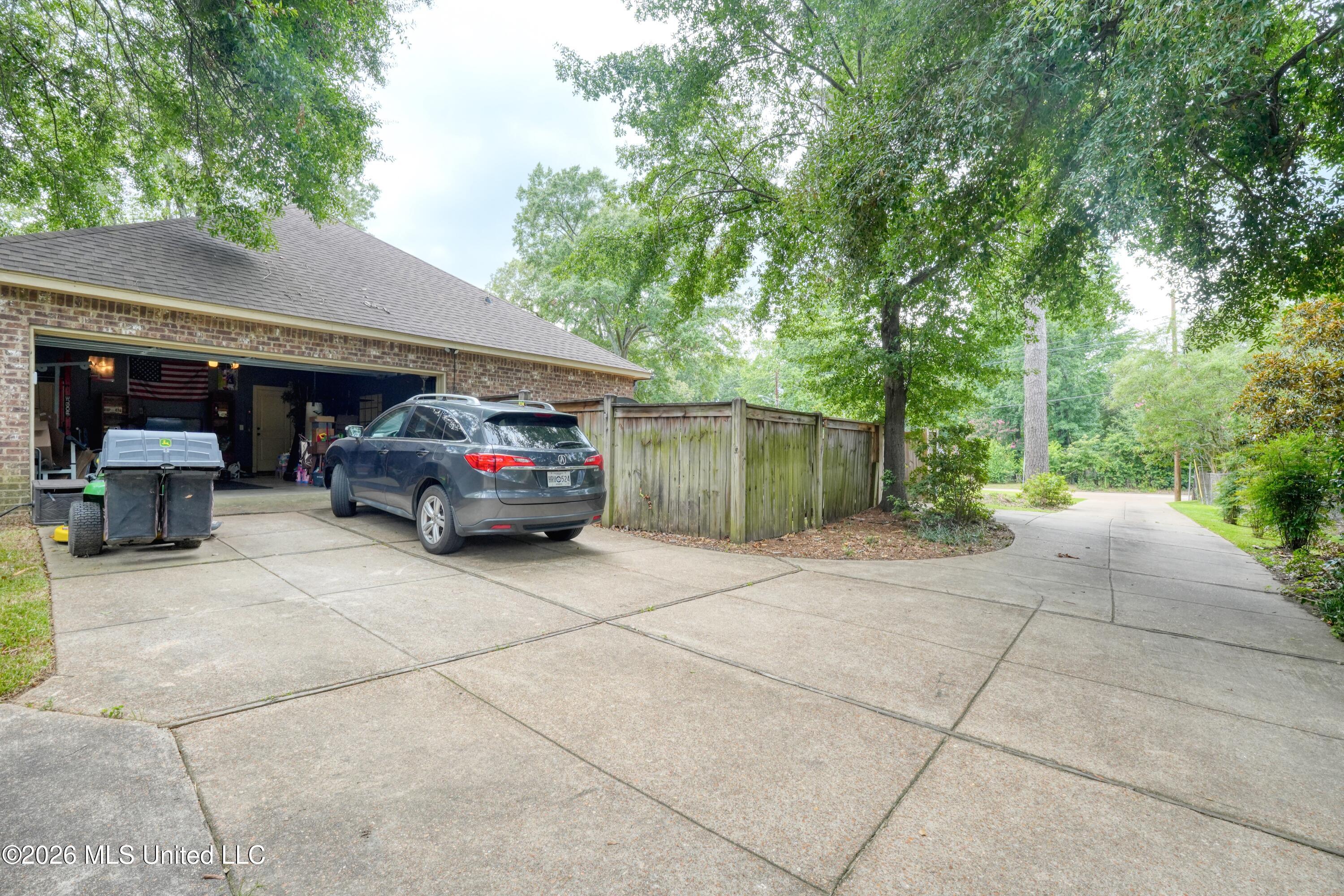 1612 E Northside Dr Drive Property Photo 52