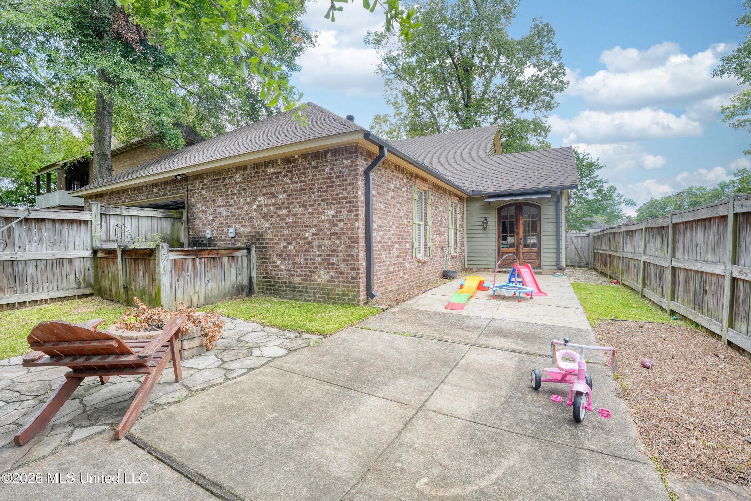 1612 E Northside Dr Drive Property Photo 53