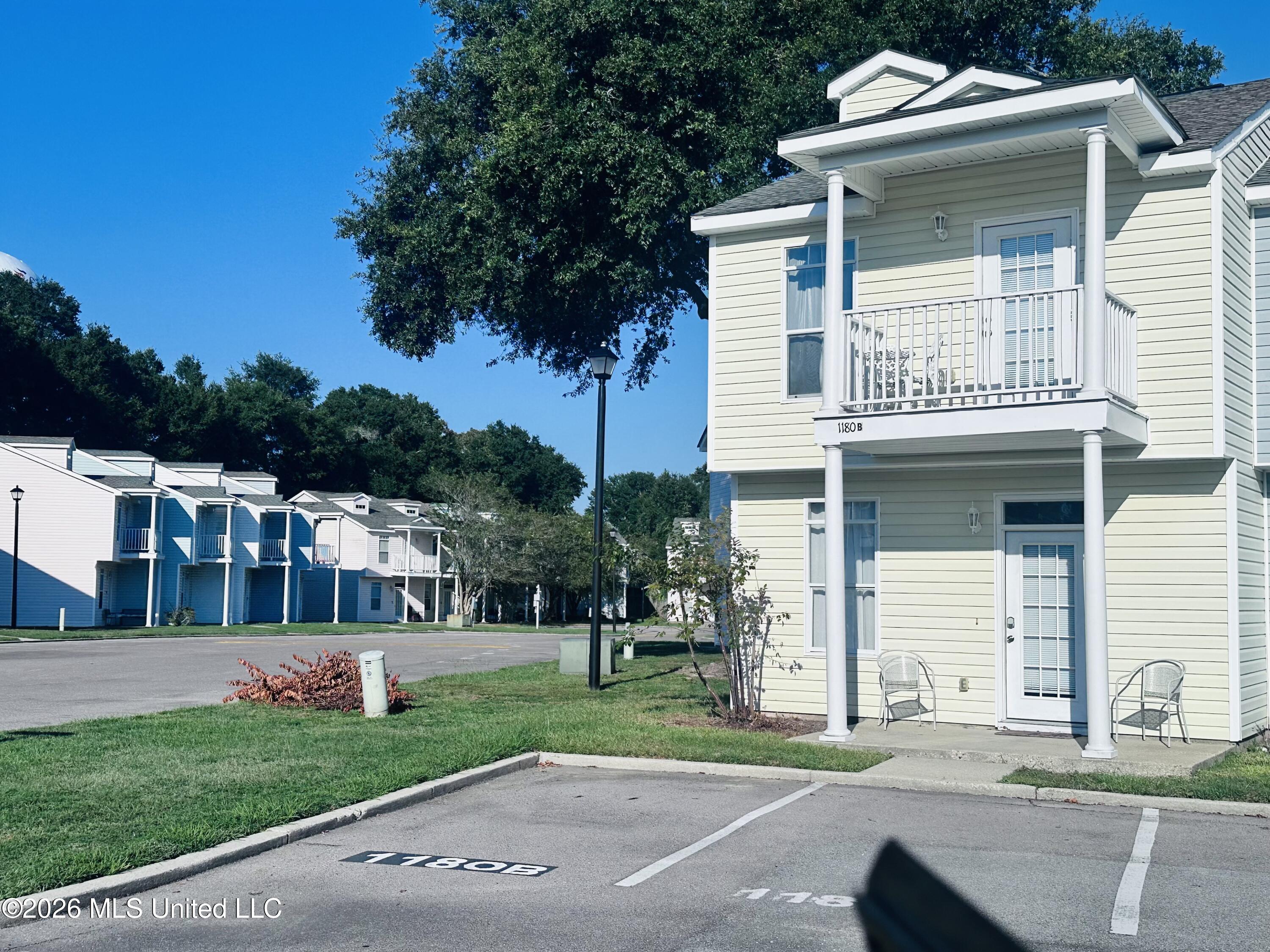 1180 Century Oaks Drive Property Photo 3