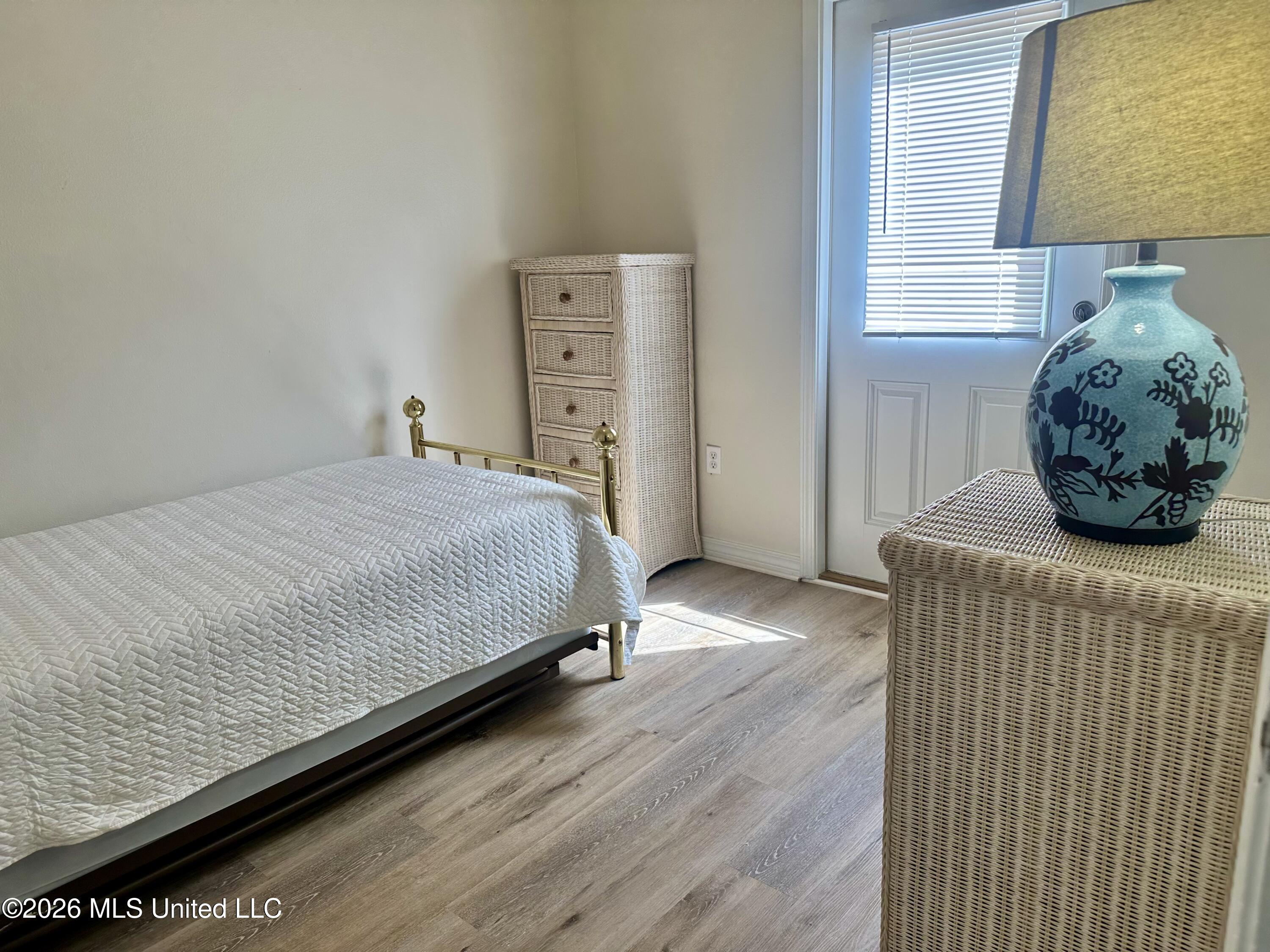 1180 Century Oaks Drive Property Photo 15