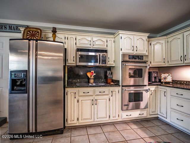 1178 Travis Road Property Photo 15