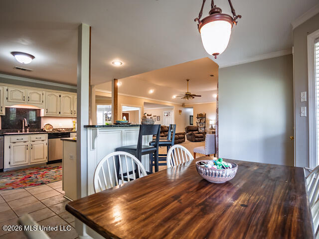 1178 Travis Road Property Photo 17