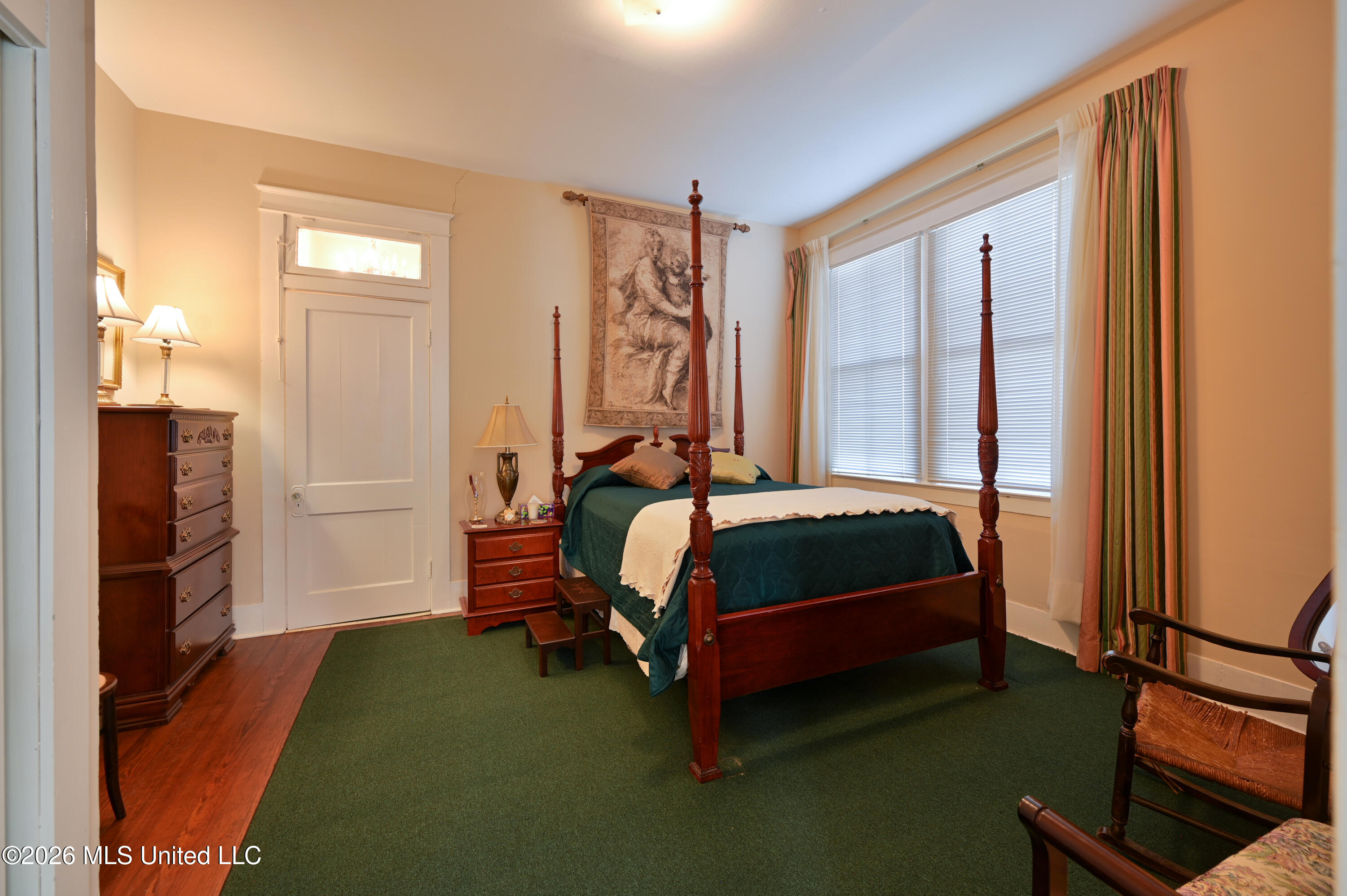 1112 Main Street Property Photo 5