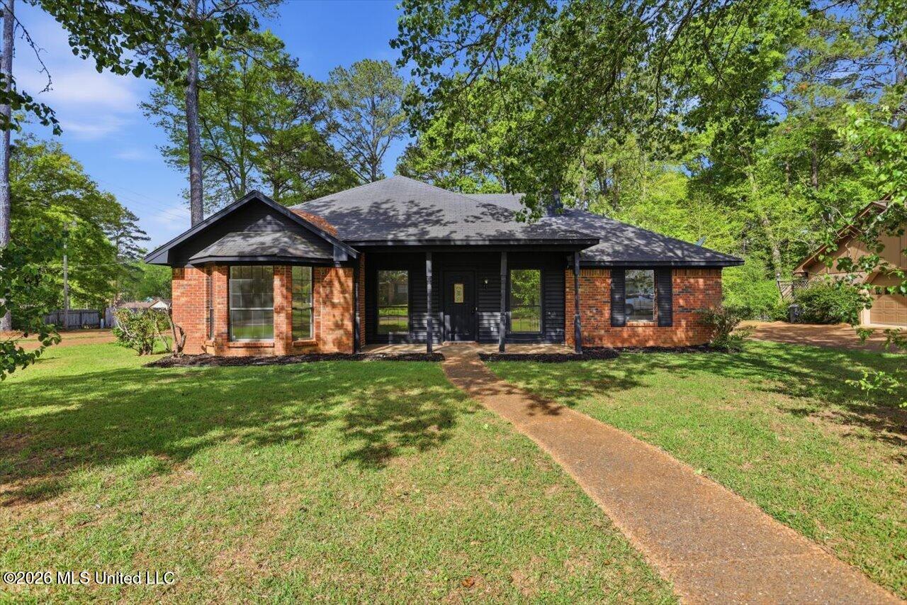 4259 Oak Lake Drive Property Photo 1