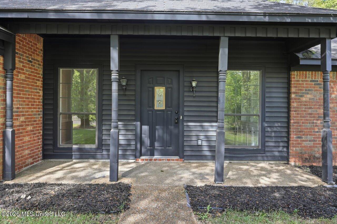 4259 Oak Lake Drive Property Photo 4