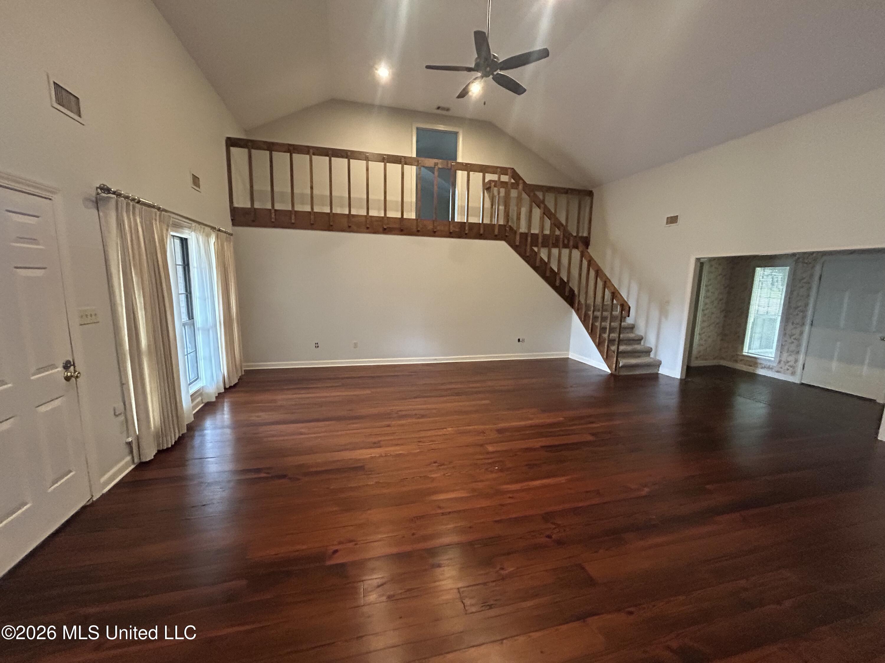 628 S Aubrey Circle Property Photo 3