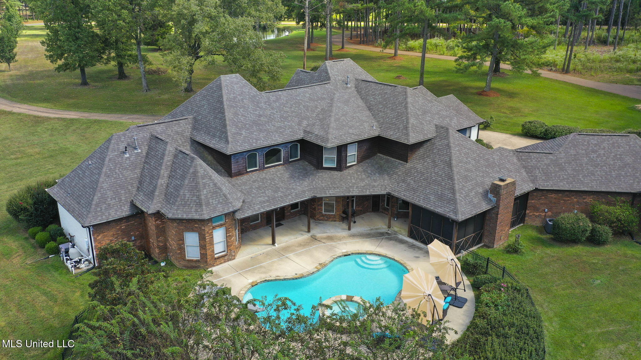 131 Lakeshire Parkway Property Photo 123