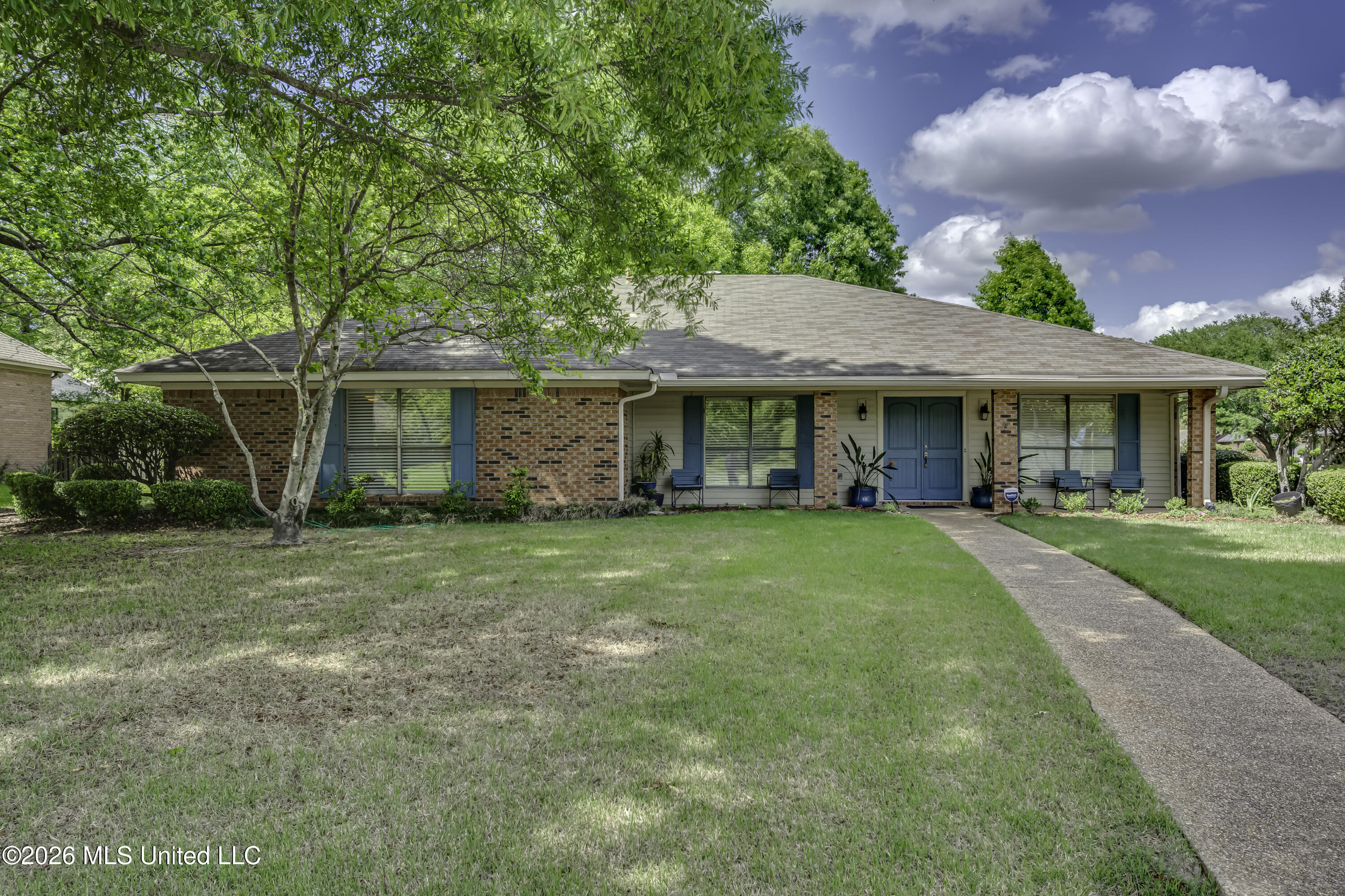 107 Westlake Drive Property Photo 1