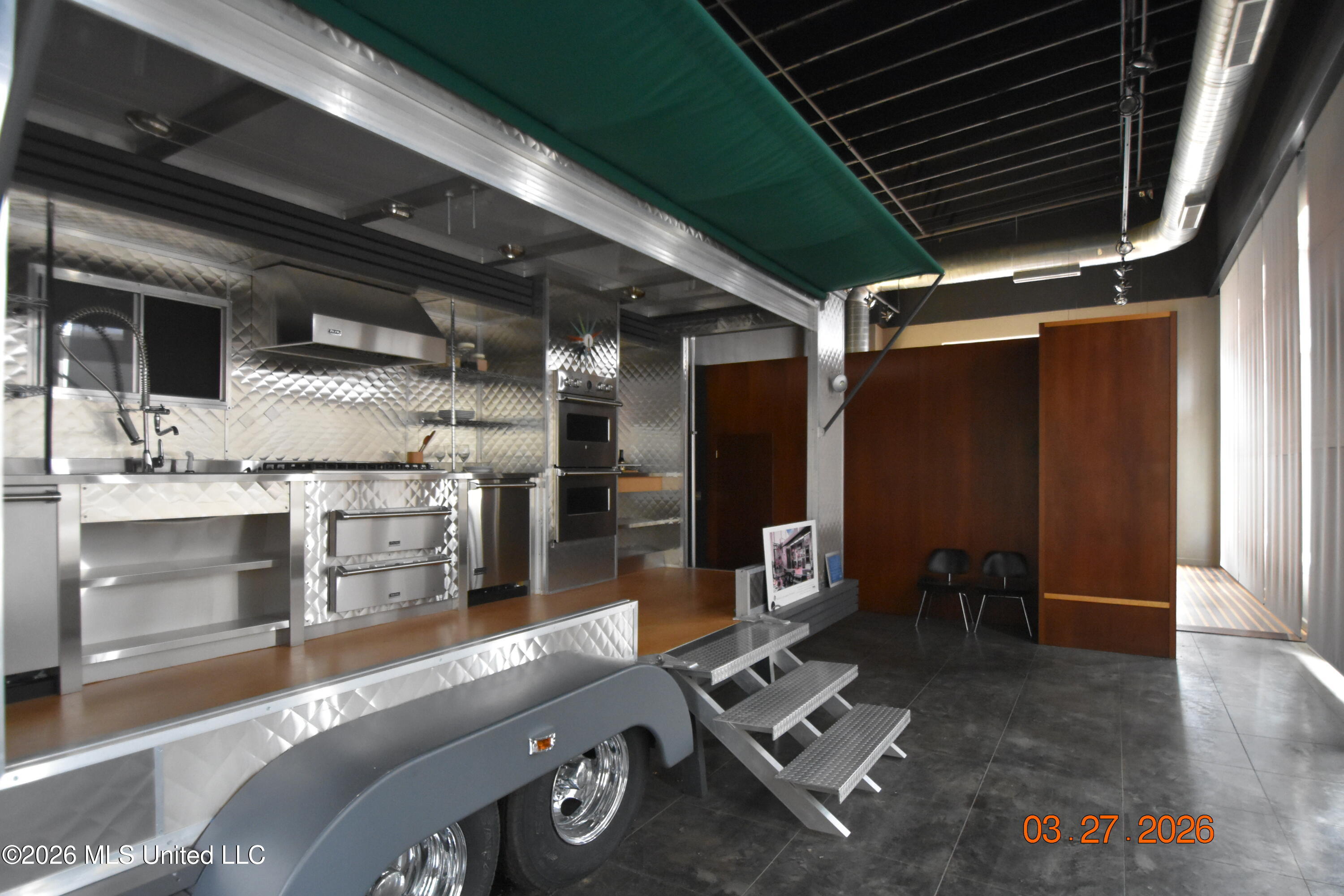 101 Main Street Property Photo 8