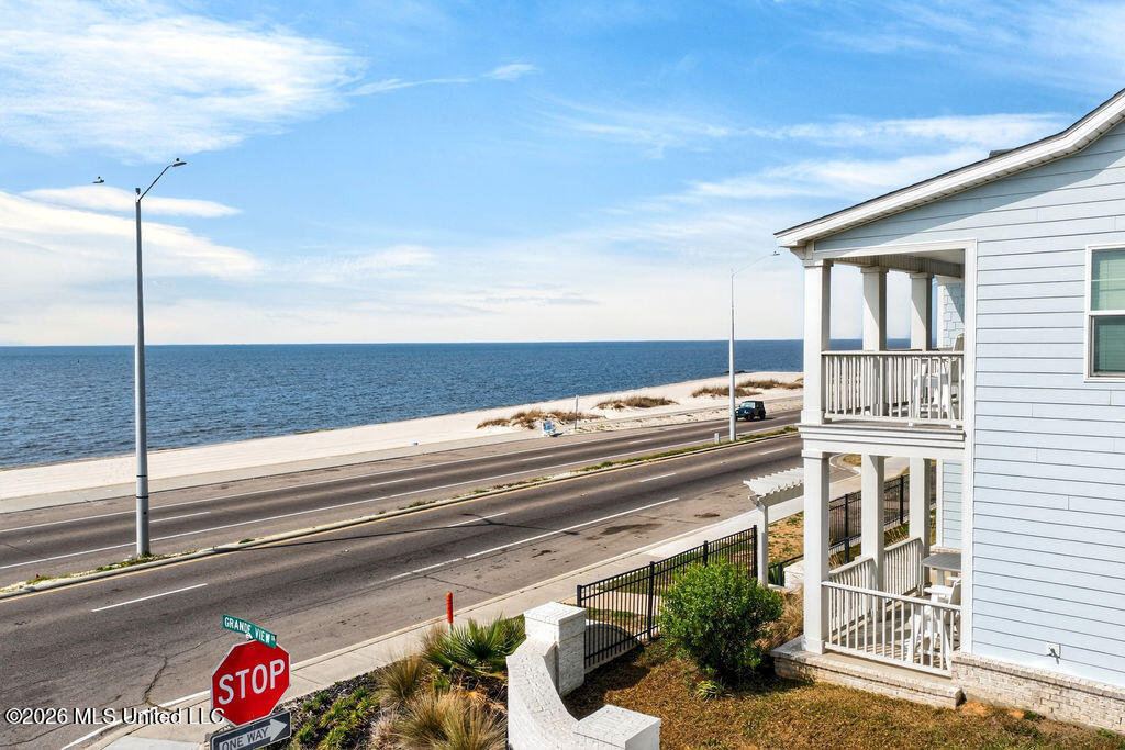 2508 Beach Boulevard Property Photo 3