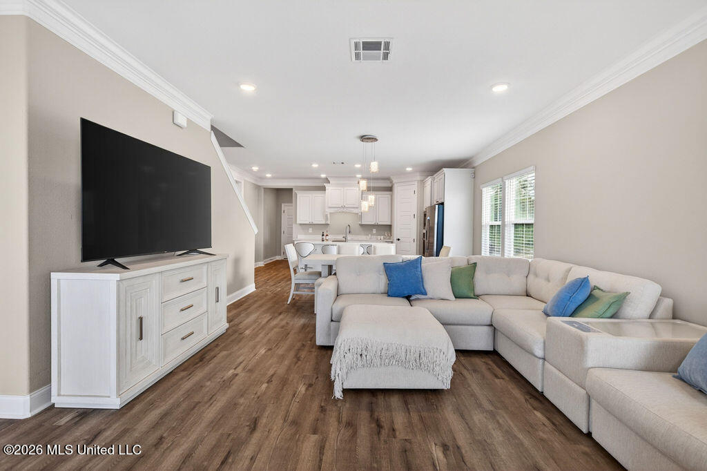 2508 Beach Boulevard Property Photo 10