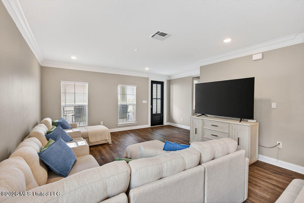 2508 Beach Boulevard Property Photo 12
