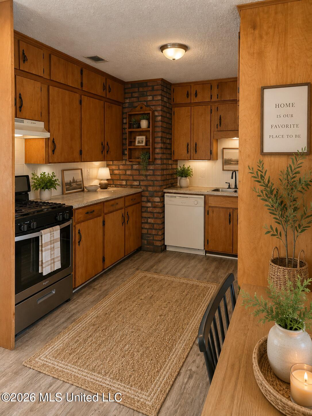 2710 E Angela Circle Property Photo 6