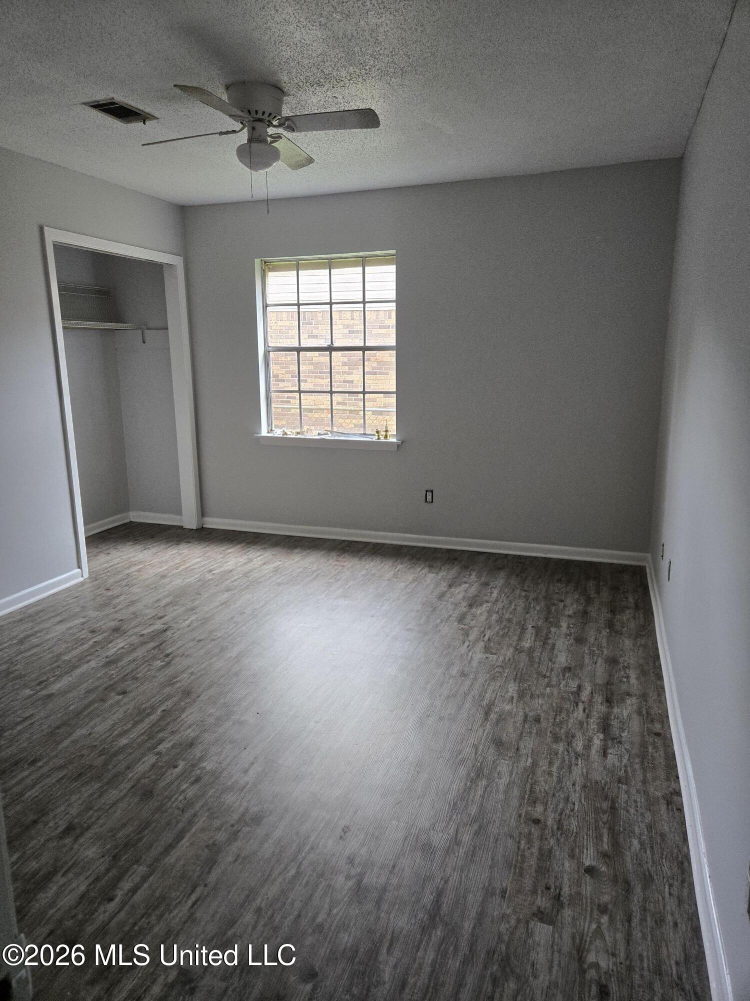 2710 E Angela Circle Property Photo 15