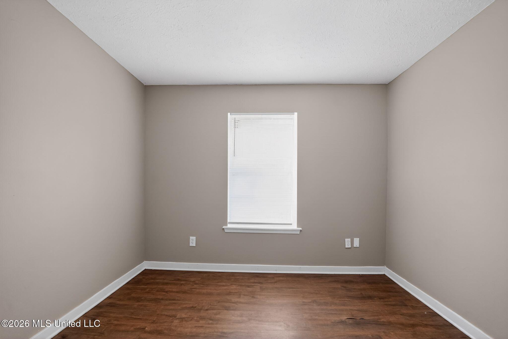 2141 Thousand Oaks Drive Property Photo 6
