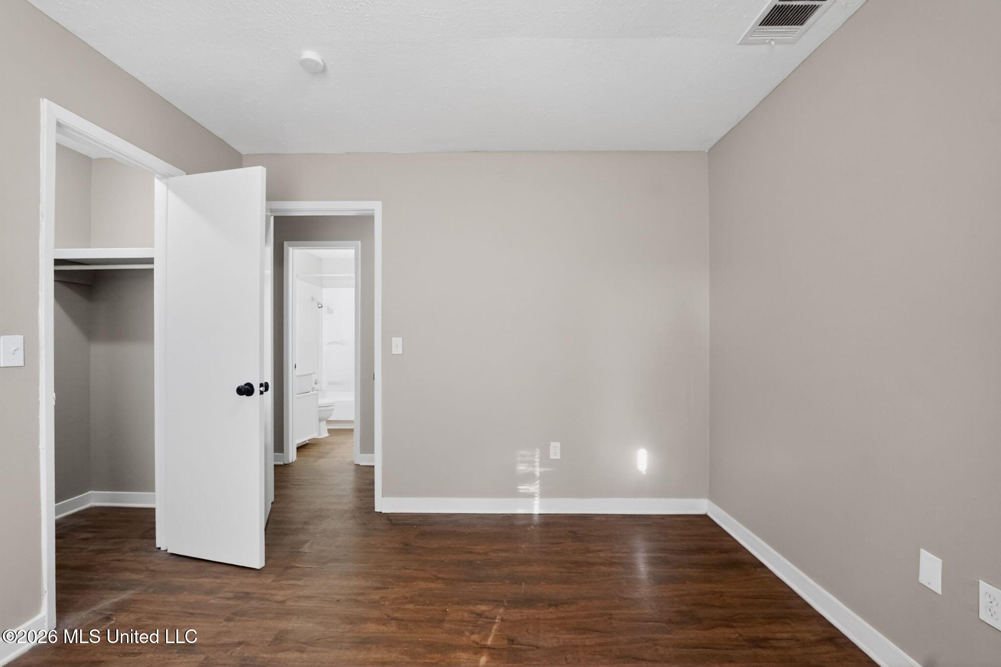 2141 Thousand Oaks Drive Property Photo 8