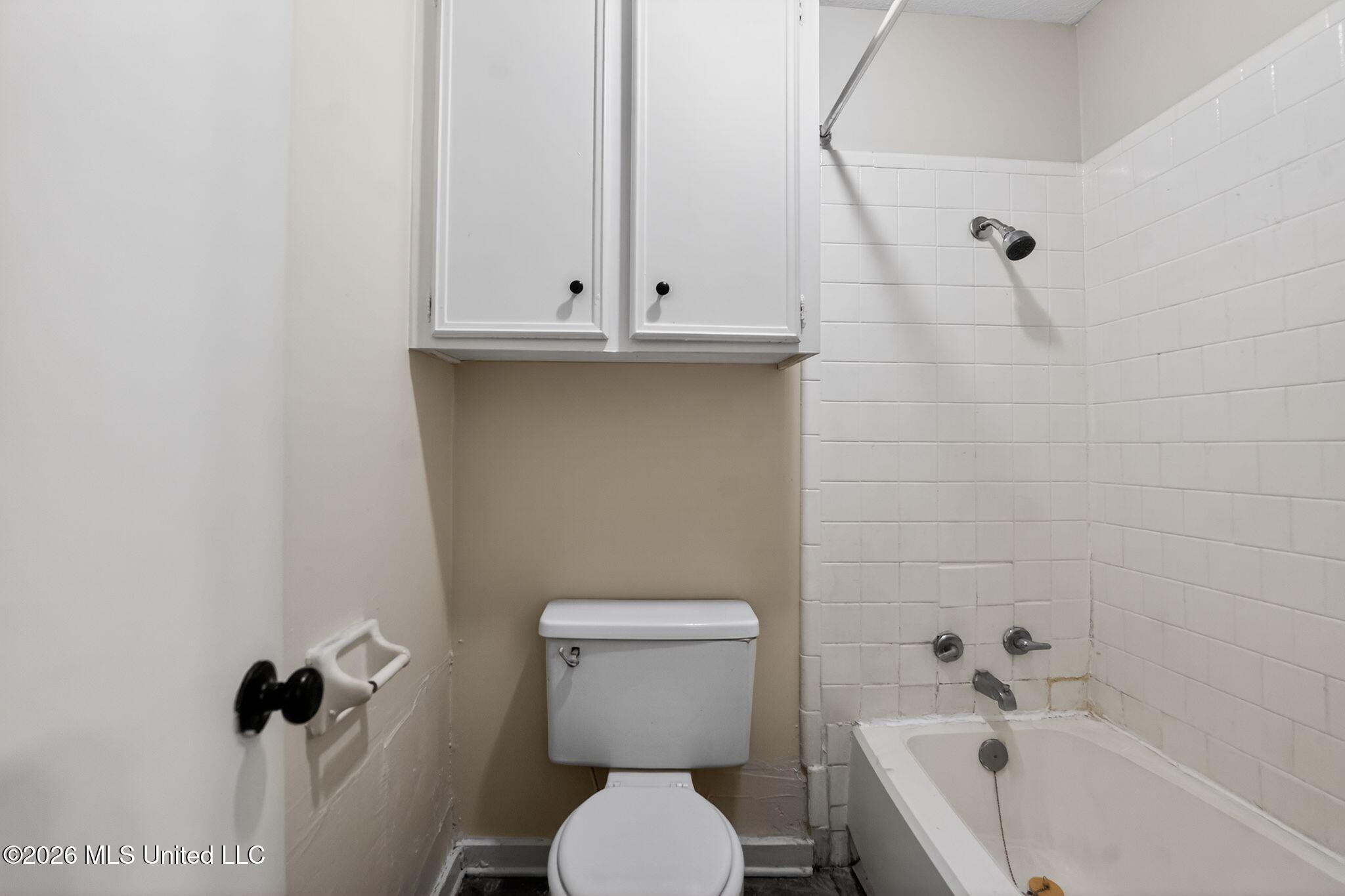 2141 Thousand Oaks Drive Property Photo 12