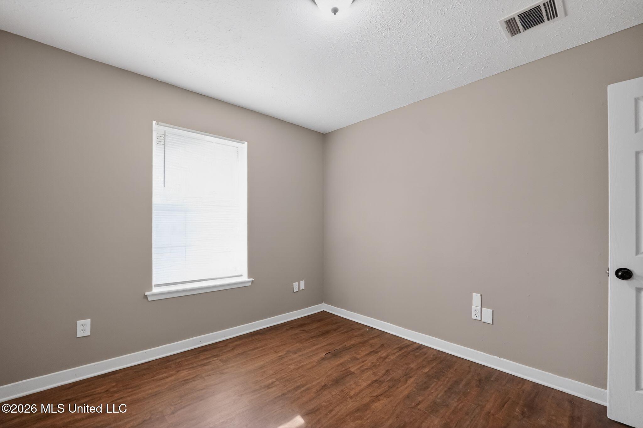 2141 Thousand Oaks Drive Property Photo 13