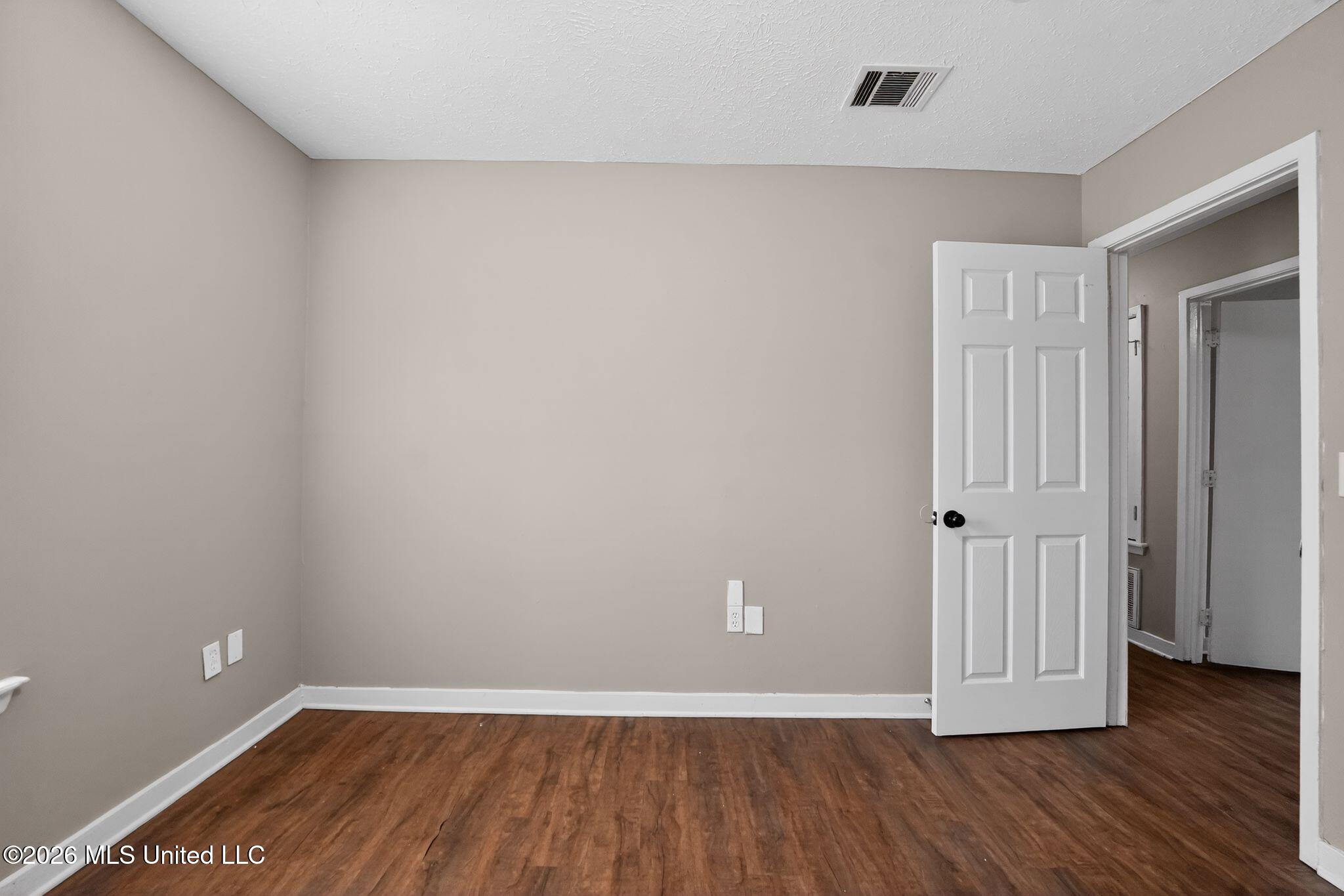 2141 Thousand Oaks Drive Property Photo 17