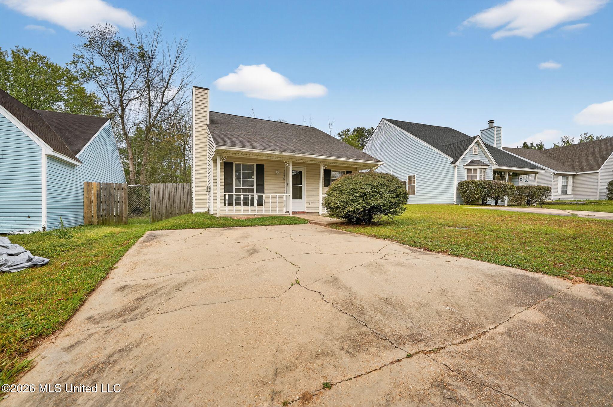 5528 Tiki Lane Property Photo 2