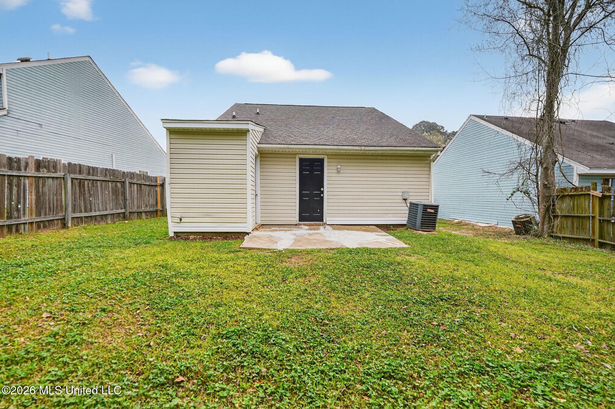 5528 Tiki Lane Property Photo 5