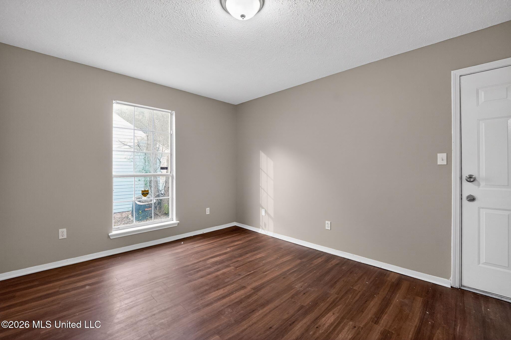 5528 Tiki Lane Property Photo 10