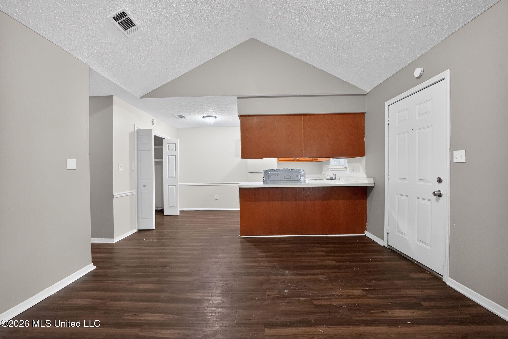 5528 Tiki Lane Property Photo 13
