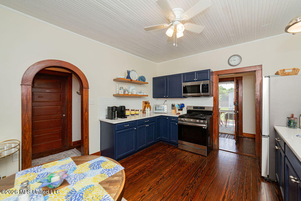 203 Jeff Davis Avenue Property Photo 3