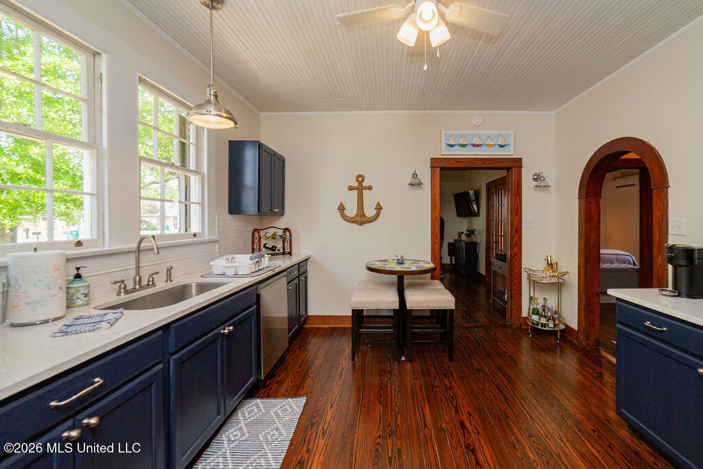 203 Jeff Davis Avenue Property Photo 10