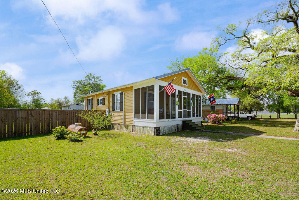 203 Jeff Davis Avenue Property Photo 12