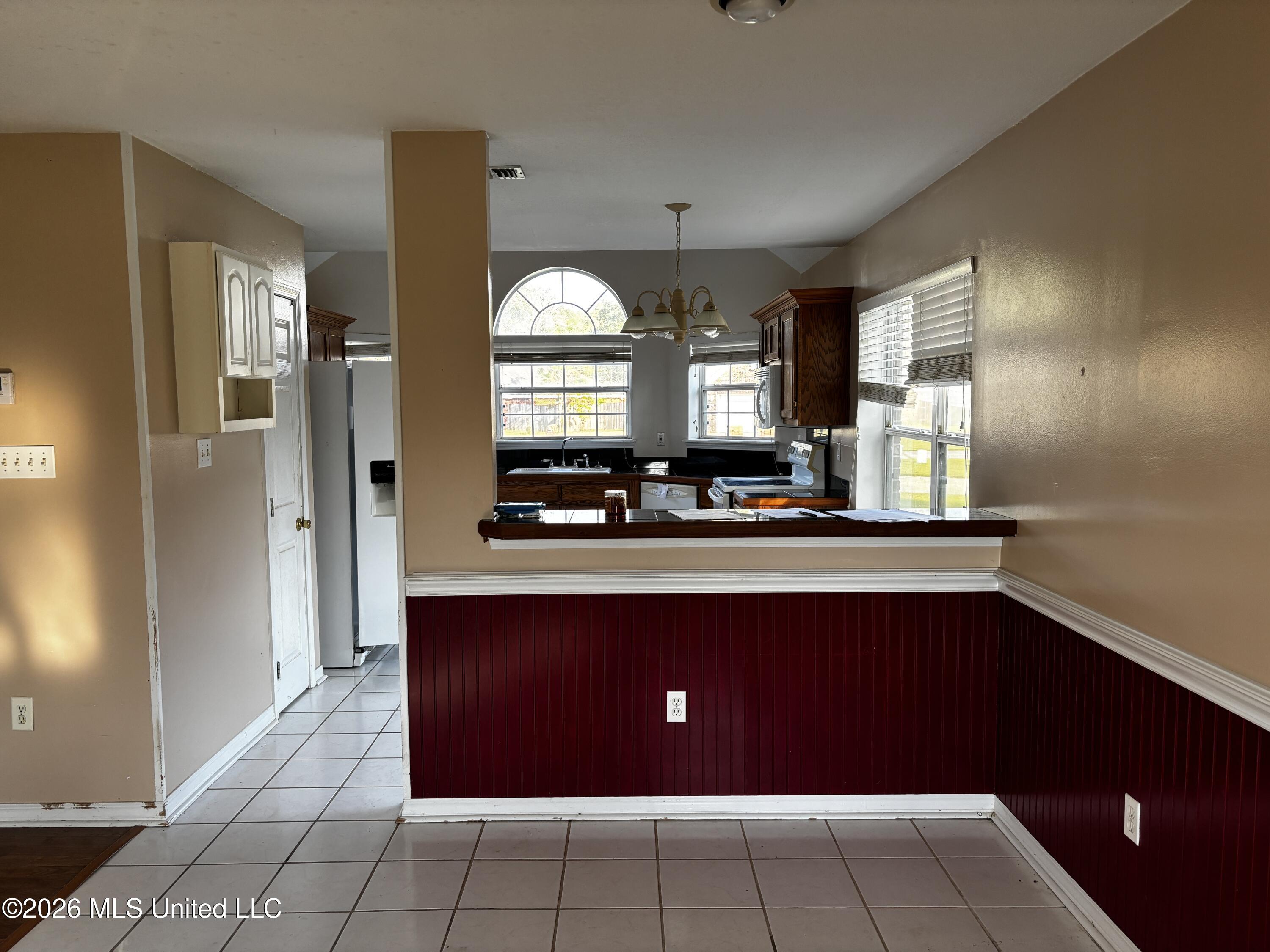 11157 Hidden Creek Drive Property Photo 4