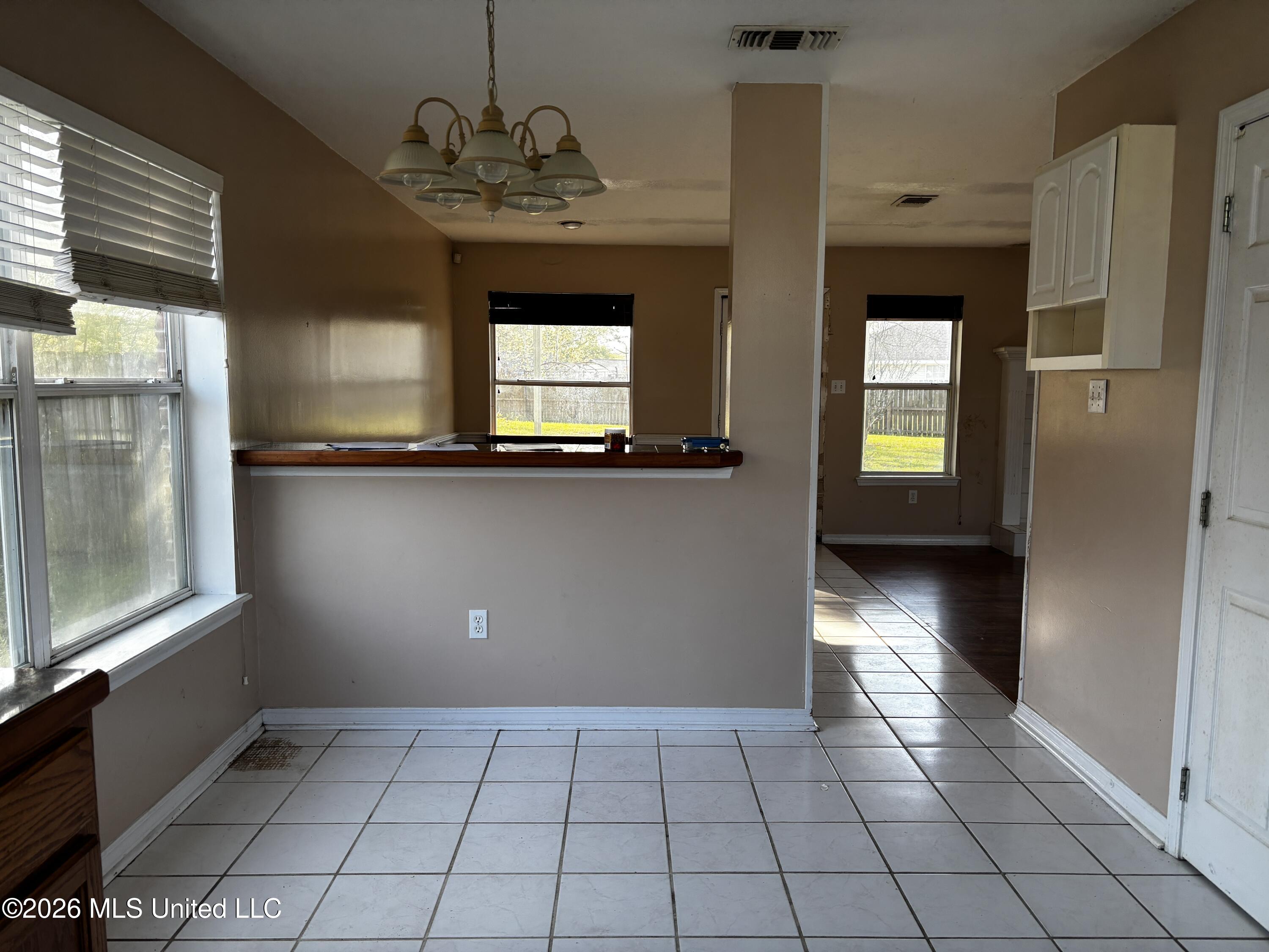 11157 Hidden Creek Drive Property Photo 7