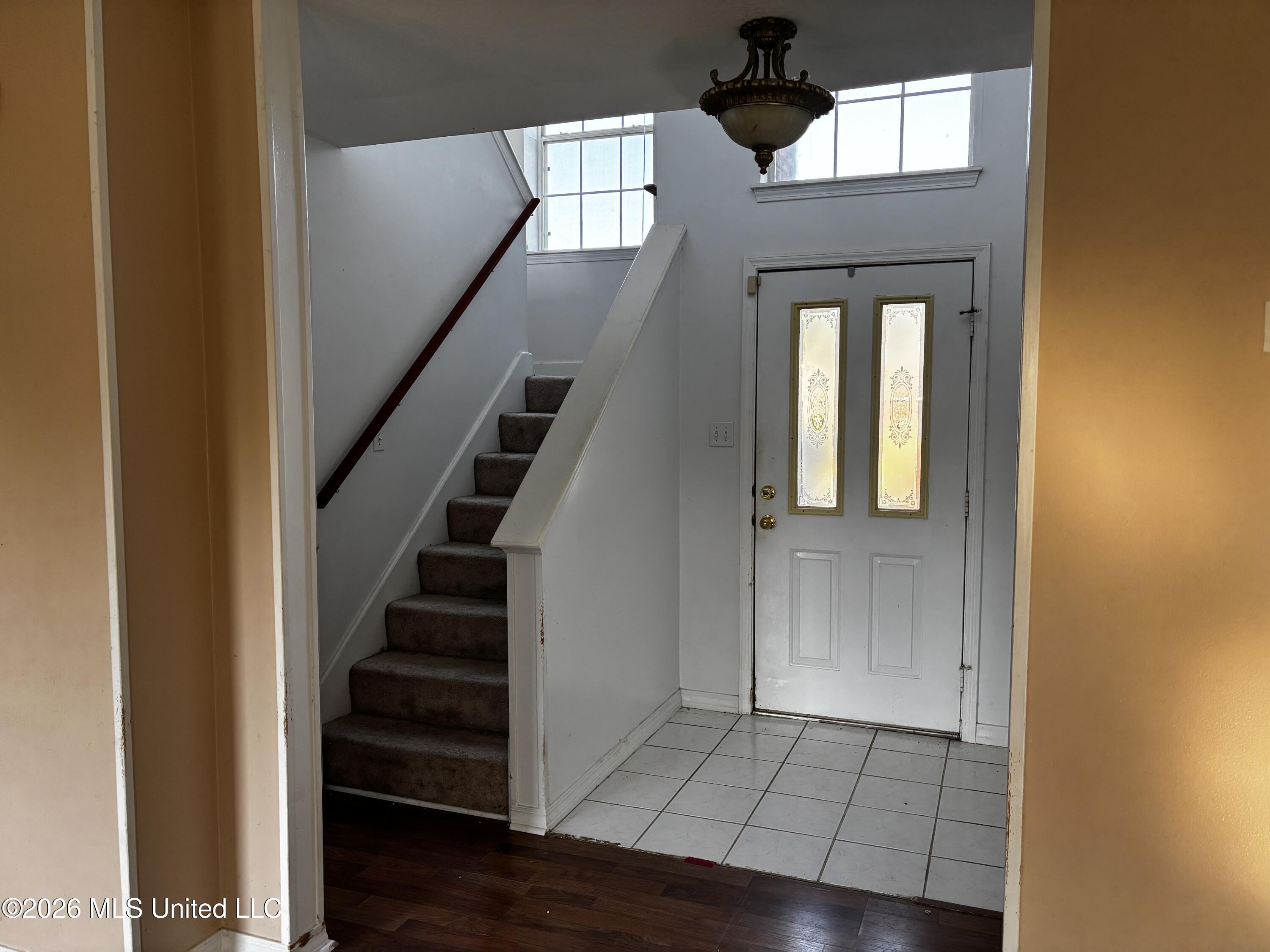 11157 Hidden Creek Drive Property Photo 9