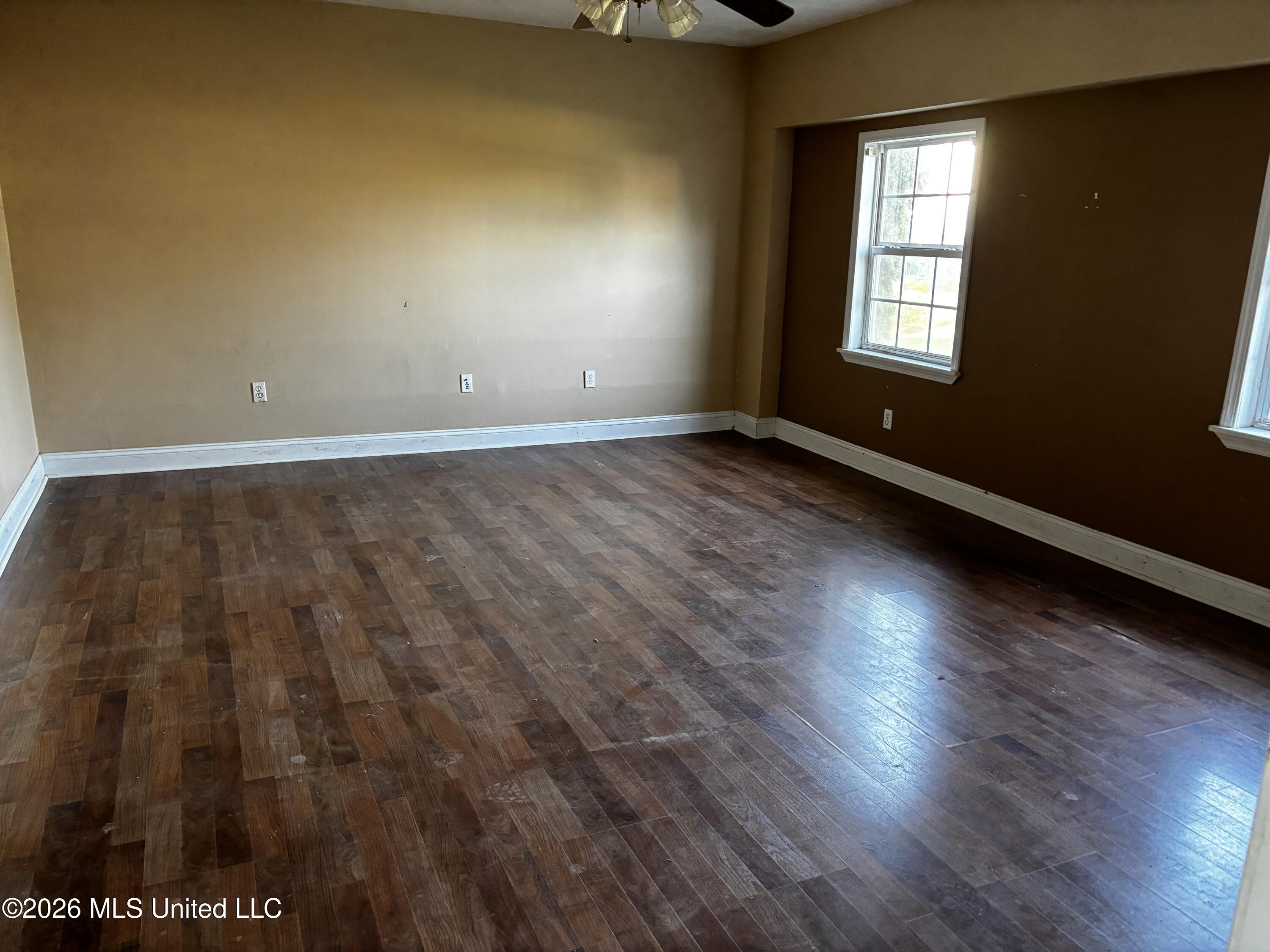 11157 Hidden Creek Drive Property Photo 10
