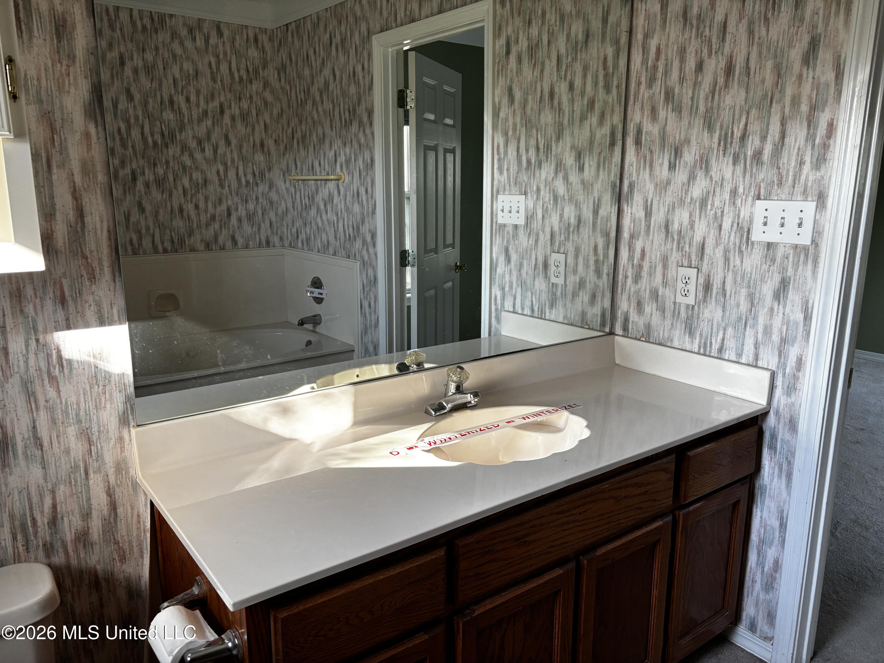 11157 Hidden Creek Drive Property Photo 16