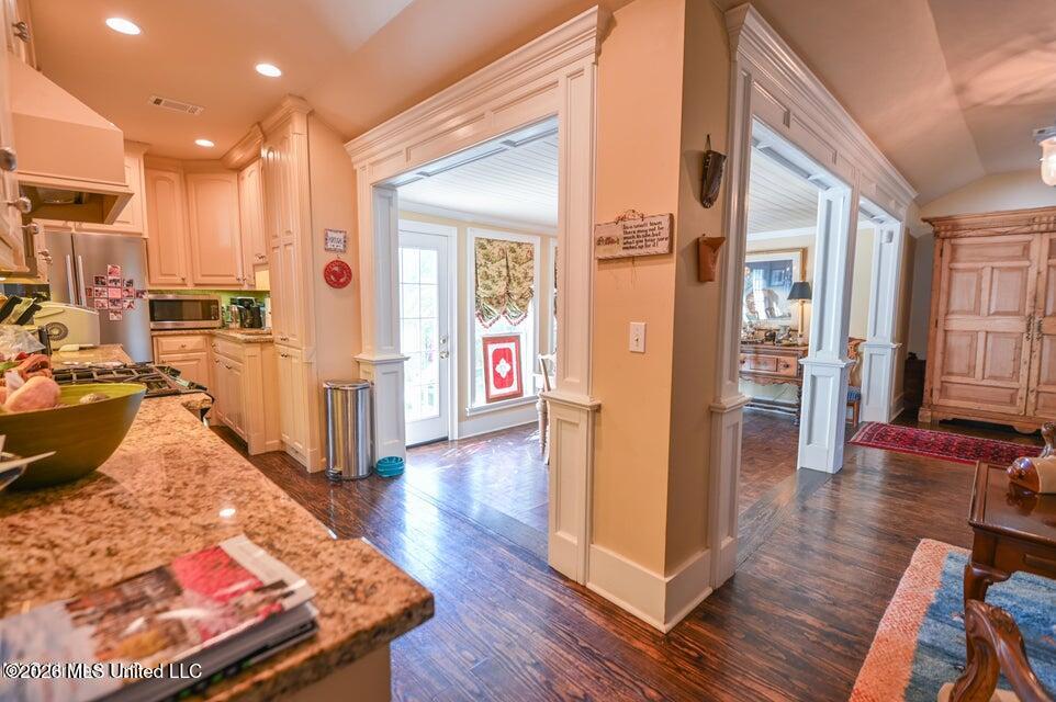 204 Arlington Avenue Property Photo 15