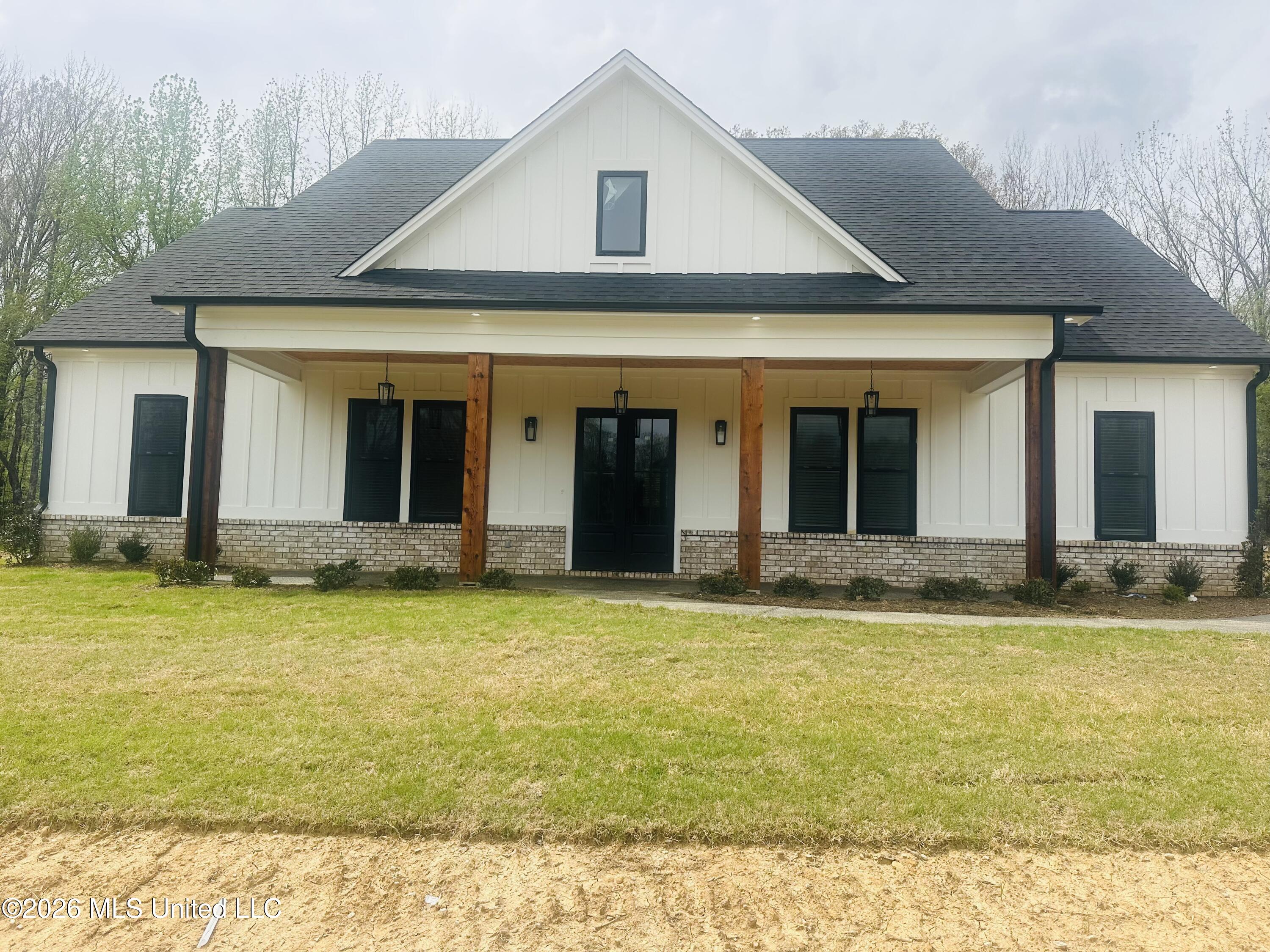 4272 S Red Banks Road Property Photo 1