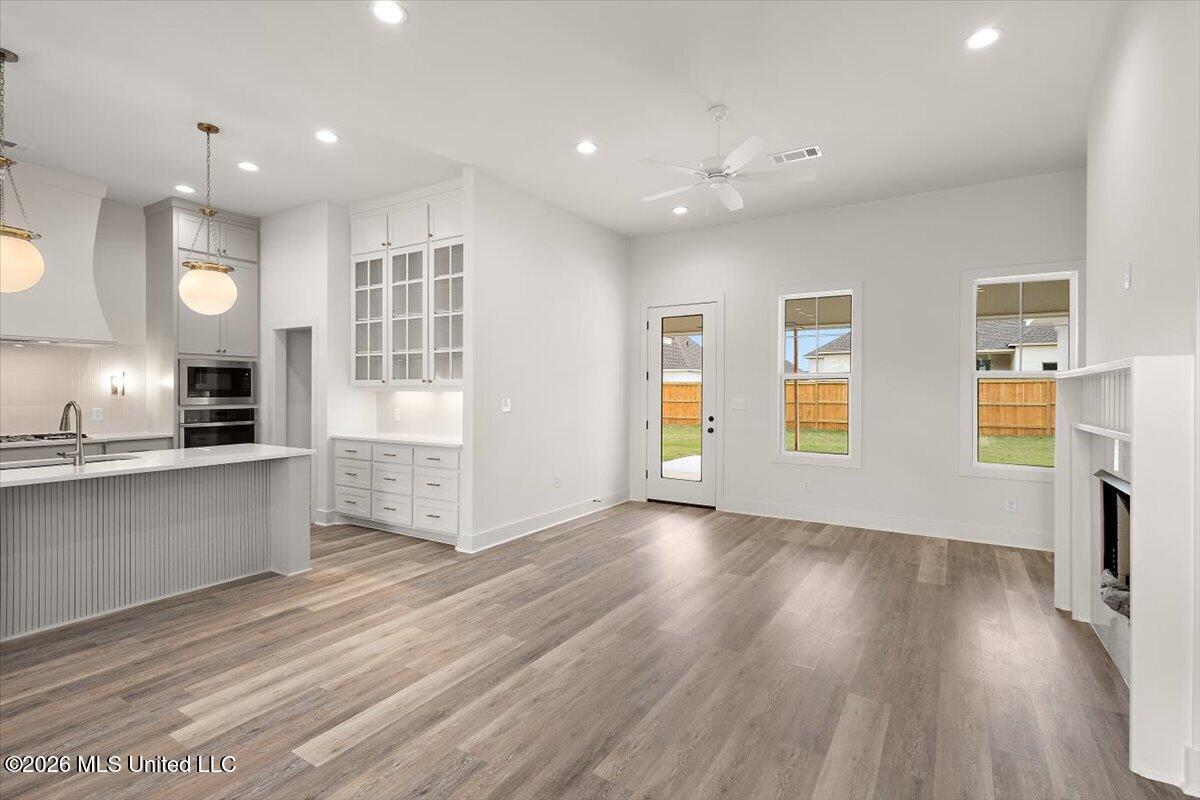 553 Lavender Way Property Photo 7
