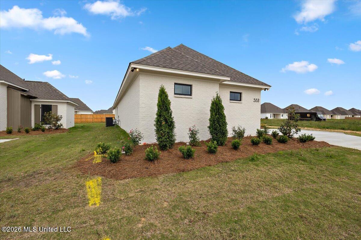 553 Lavender Way Property Photo 32