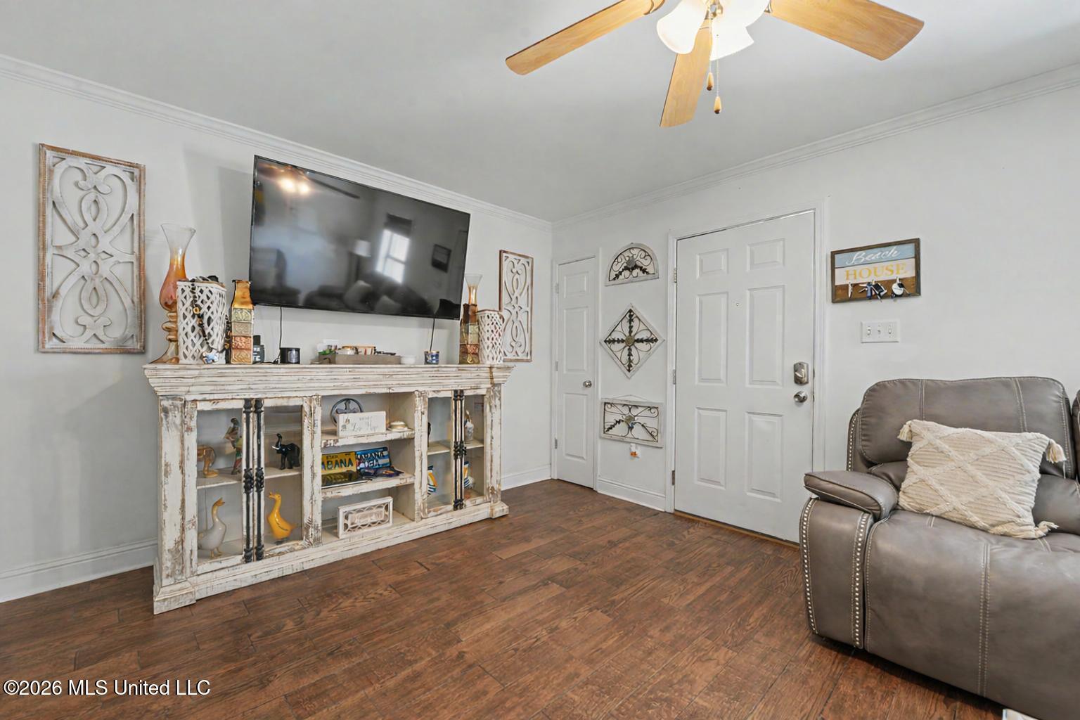 105 Demontluzin Avenue Property Photo 6